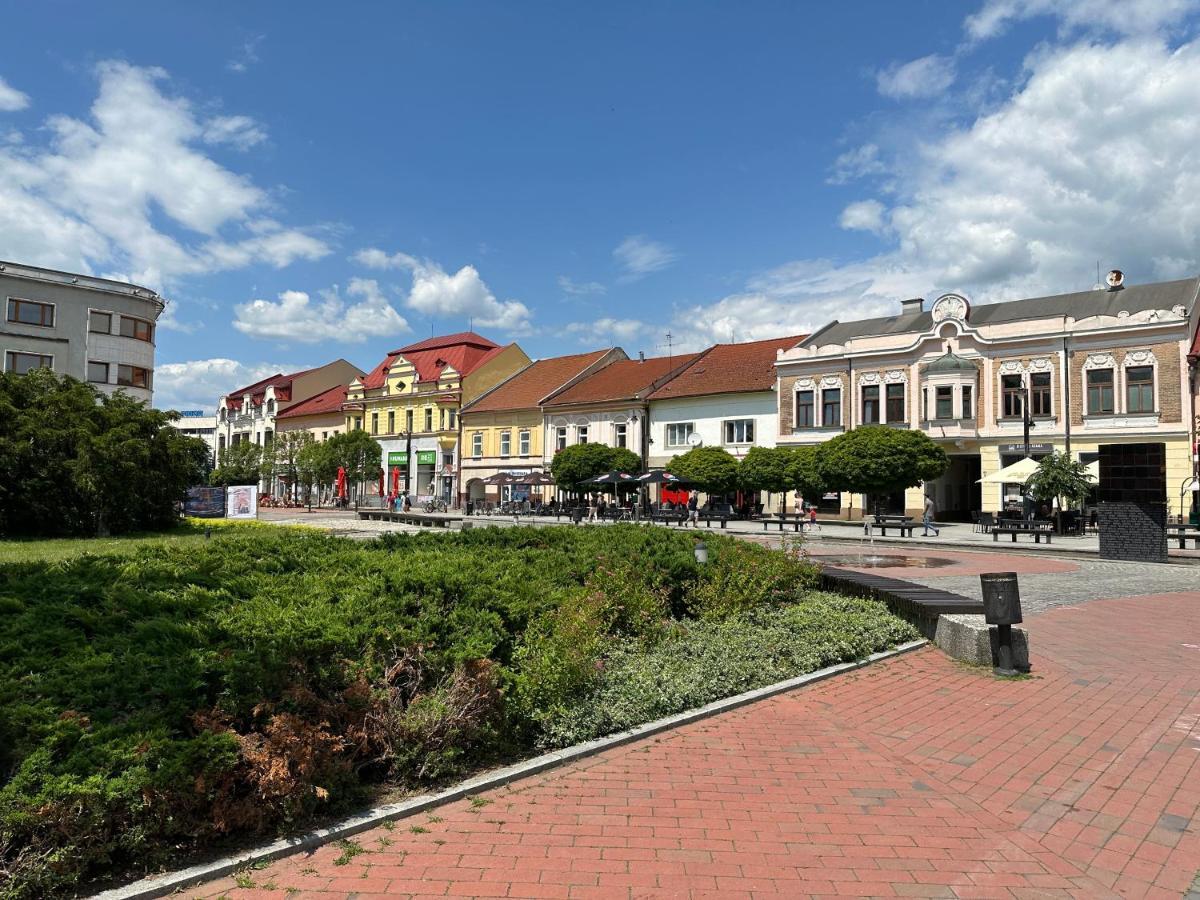 Green Apartment - City Centre - Main Square Liptovsky Mikulas Exterior photo